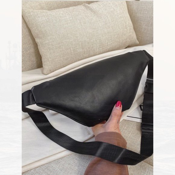 New Fanny Pack with Silver Hardware 134 - Picture 3 of 4